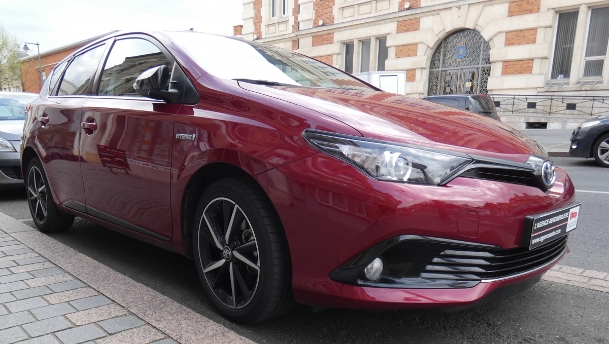 Toyota Auris — 10